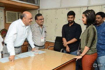 London Babulu Movie Team at KBN College Vijayawada